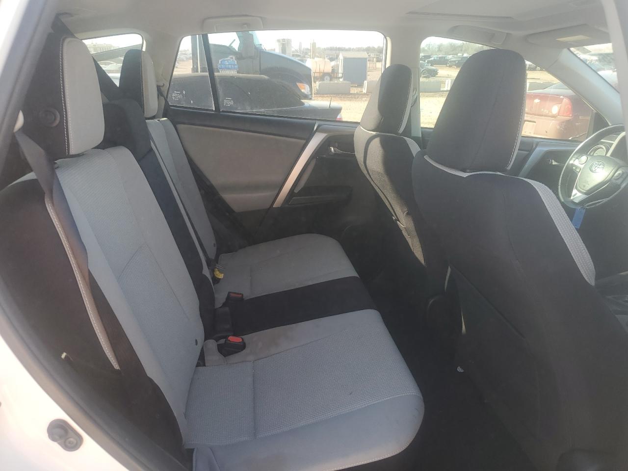 2018 Toyota RAV 4 - Image 11