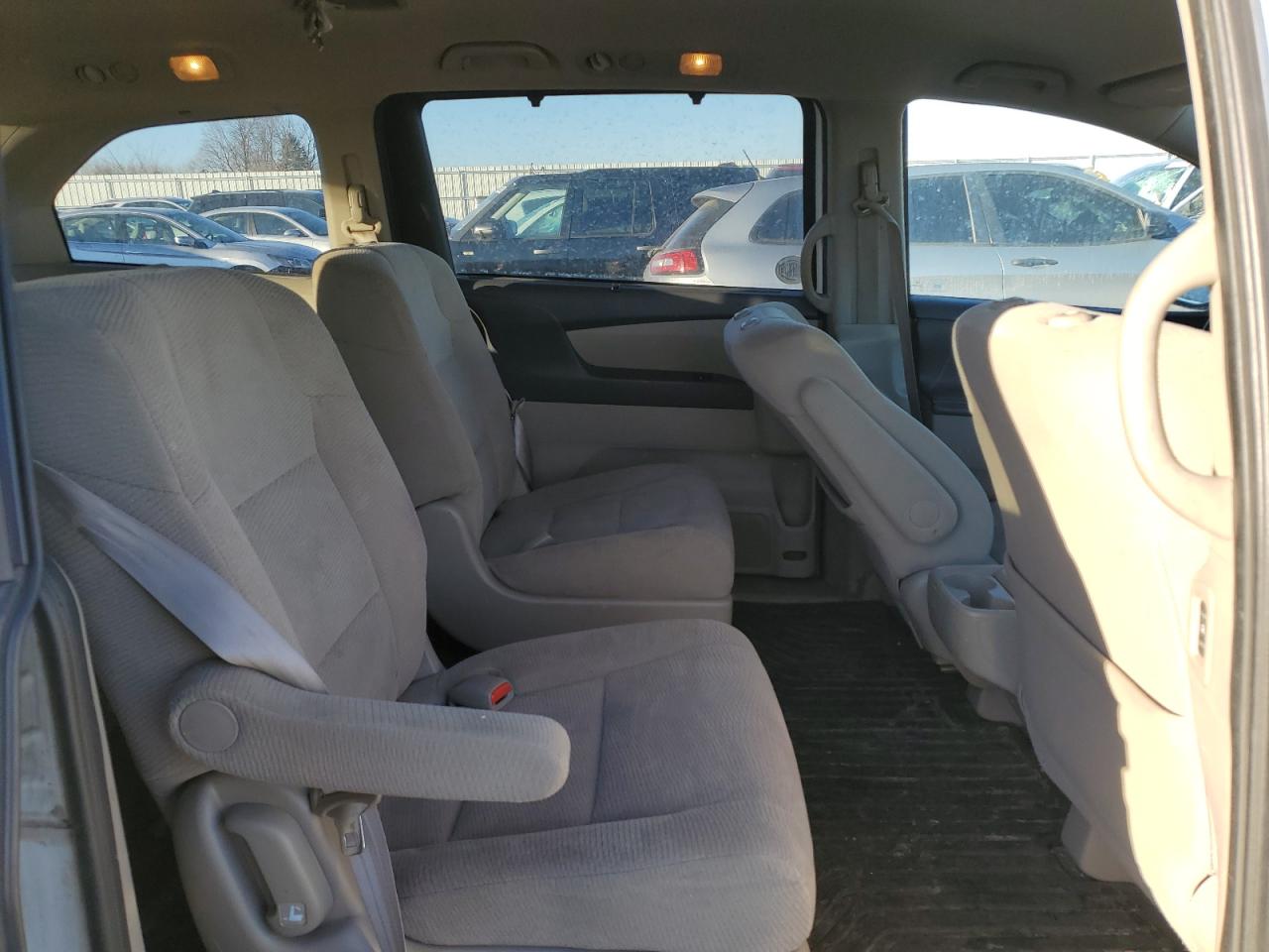 2011 Honda Odyssey - Image 11