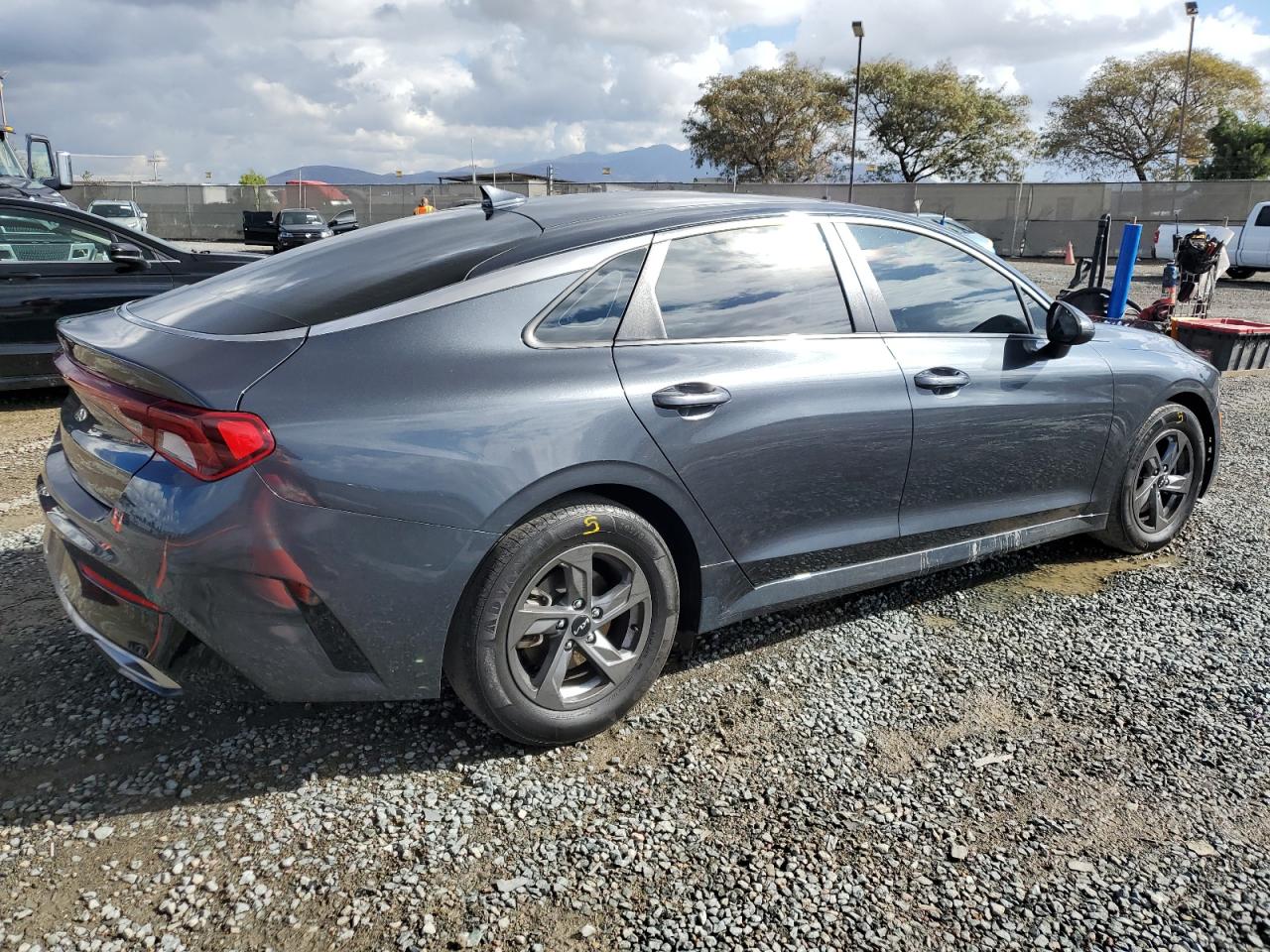 2022 Kia K5 - Image 3