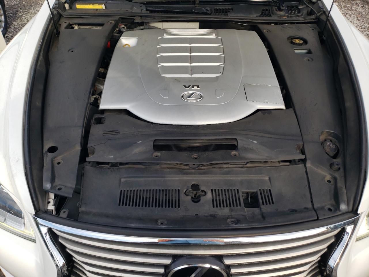 2014 Lexus LS - Image 11