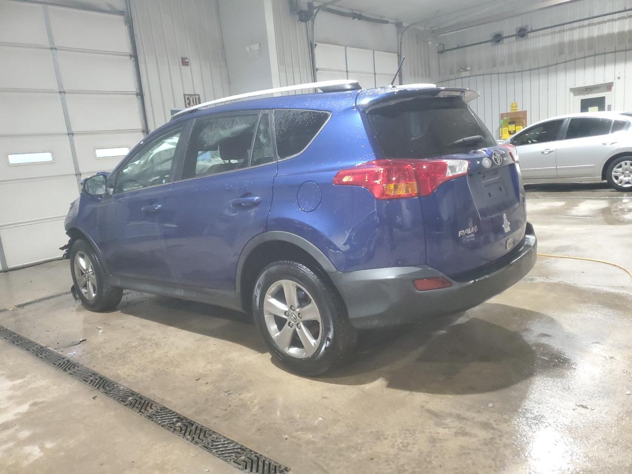 VIN 2T3RFREV4FW252448 2015 TOYOTA RAV4 no.2