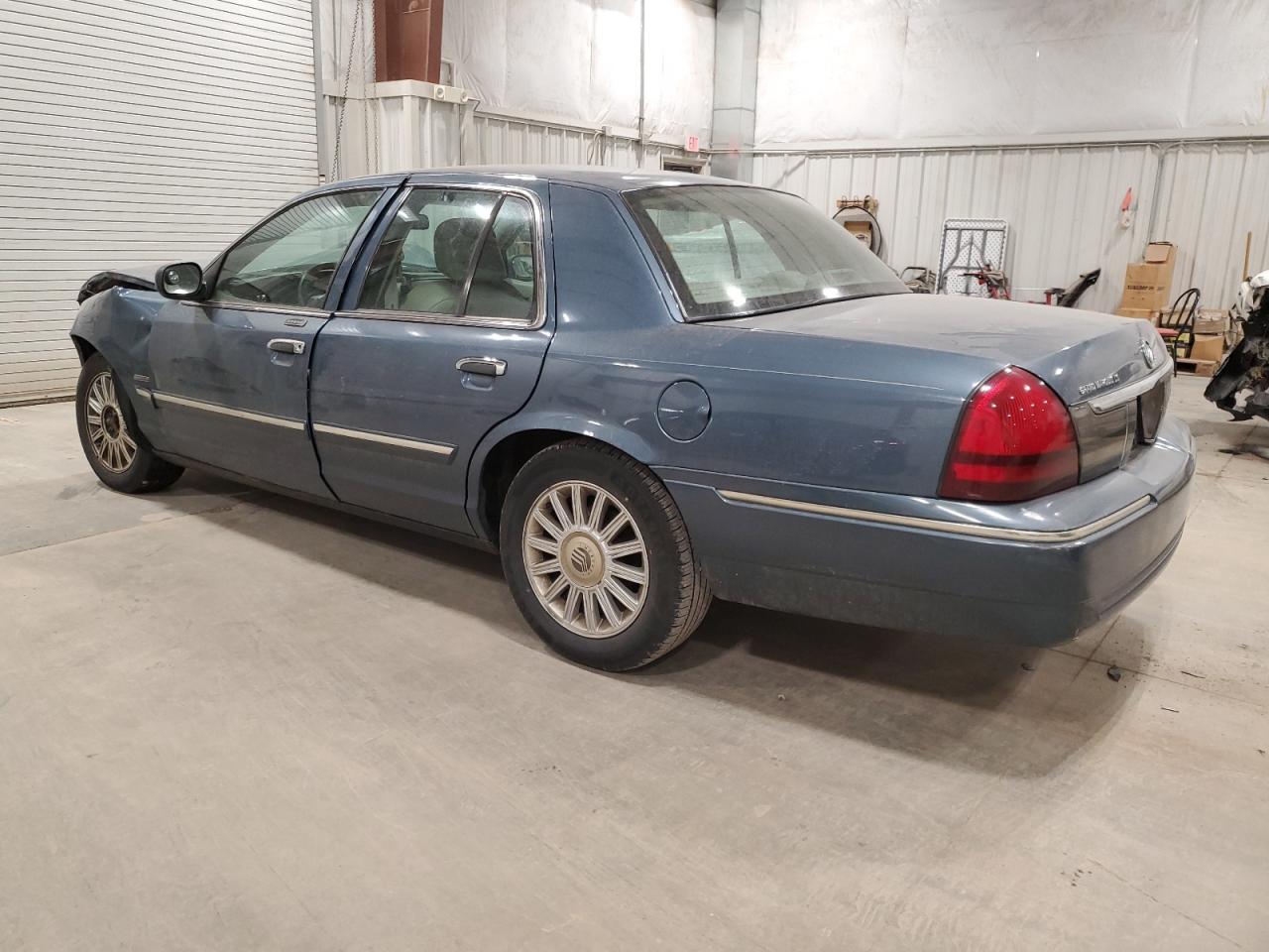 2010 Mercury Grand Marquis - Image 2