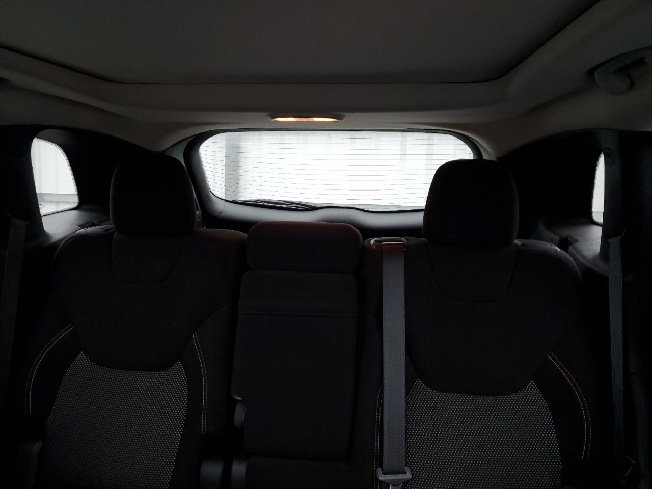 2017 Jeep Grand Cherokee - Image 10