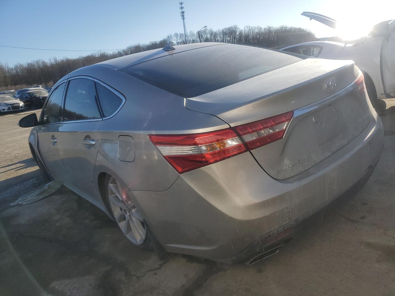 2013 Toyota Avalon - Image 2