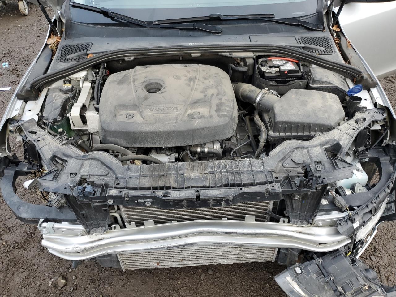 2016 Volvo S60 - Image 11