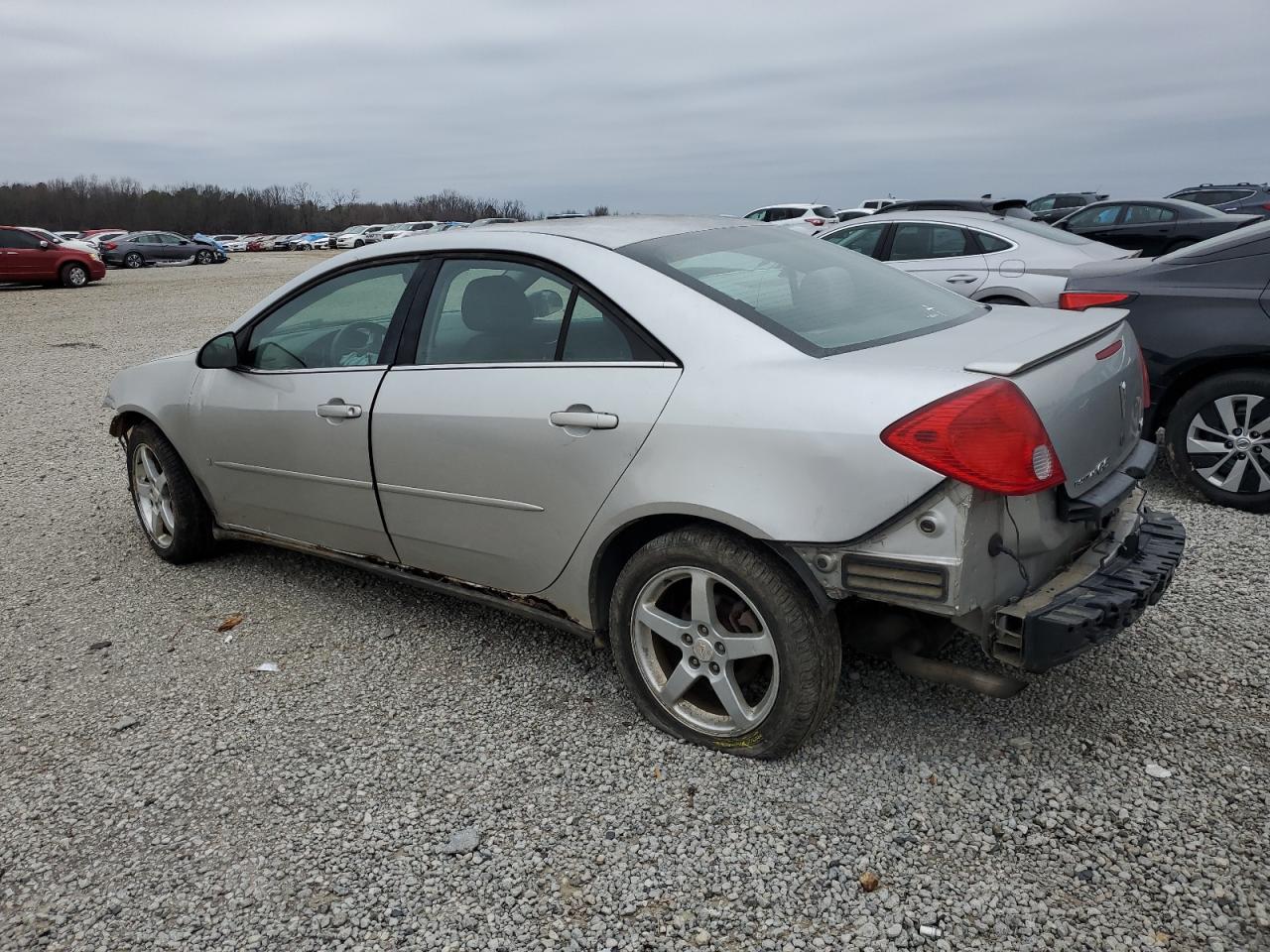 2007 Pontiac G6 - Image 2