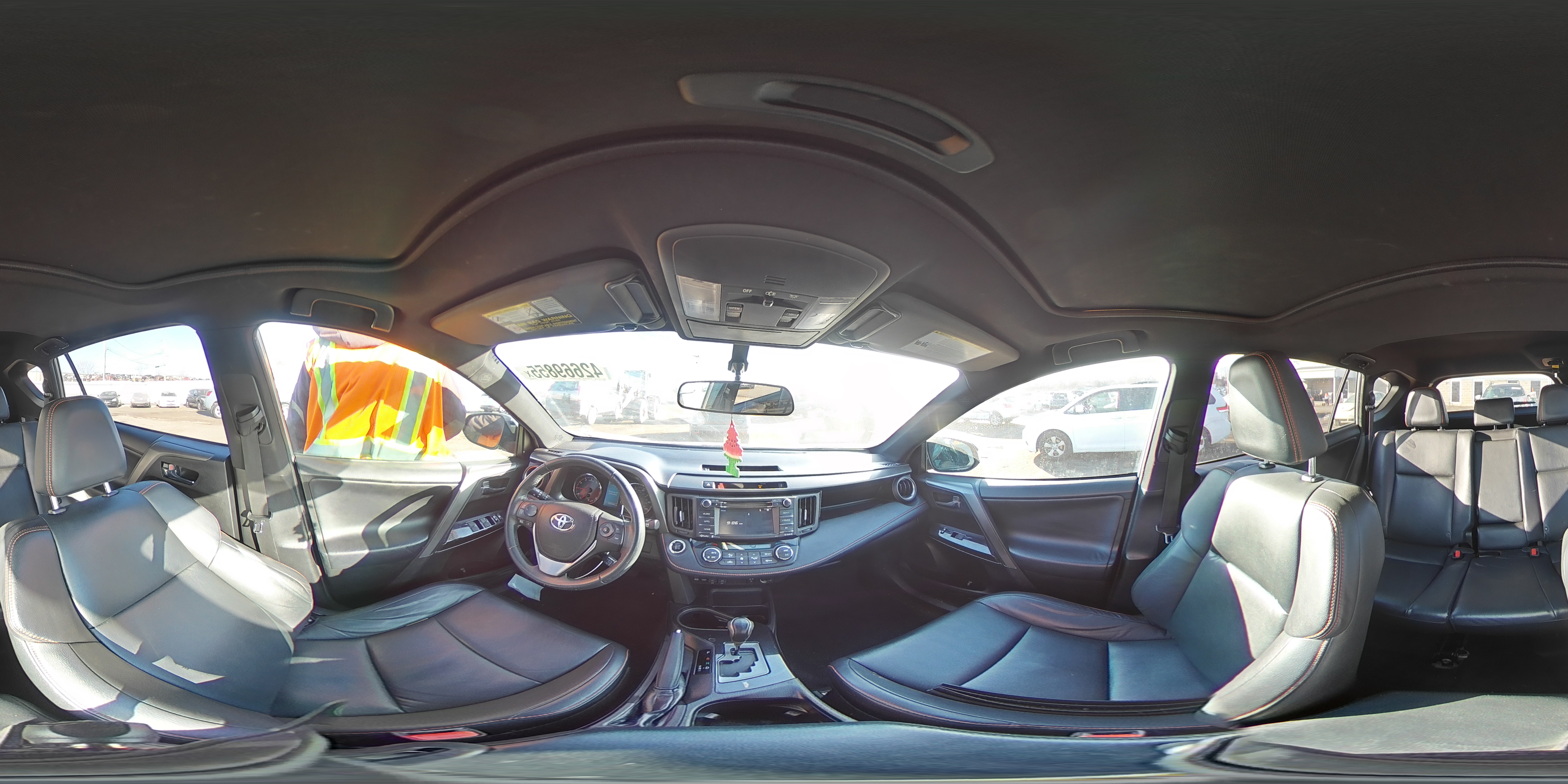 2016 Toyota RAV 4 - Image 13