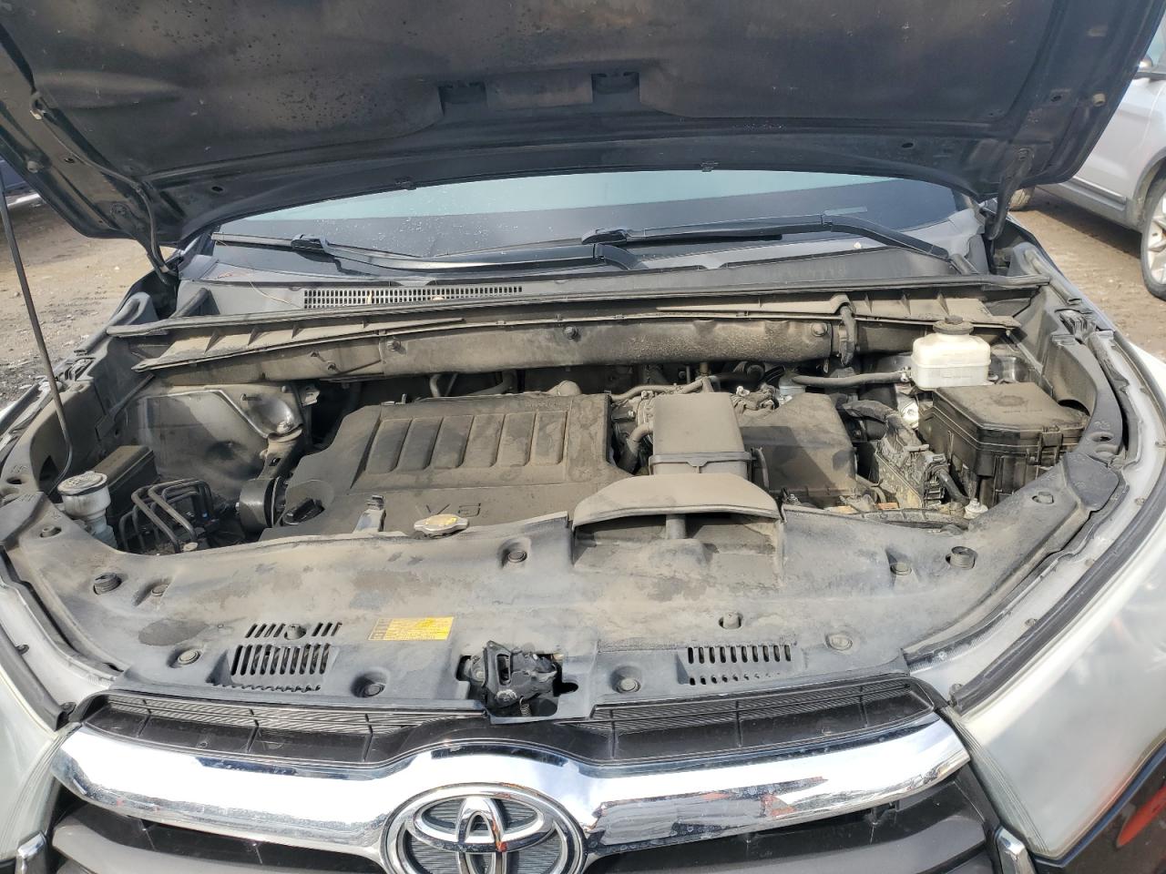 2014 Toyota Highlander - Image 13