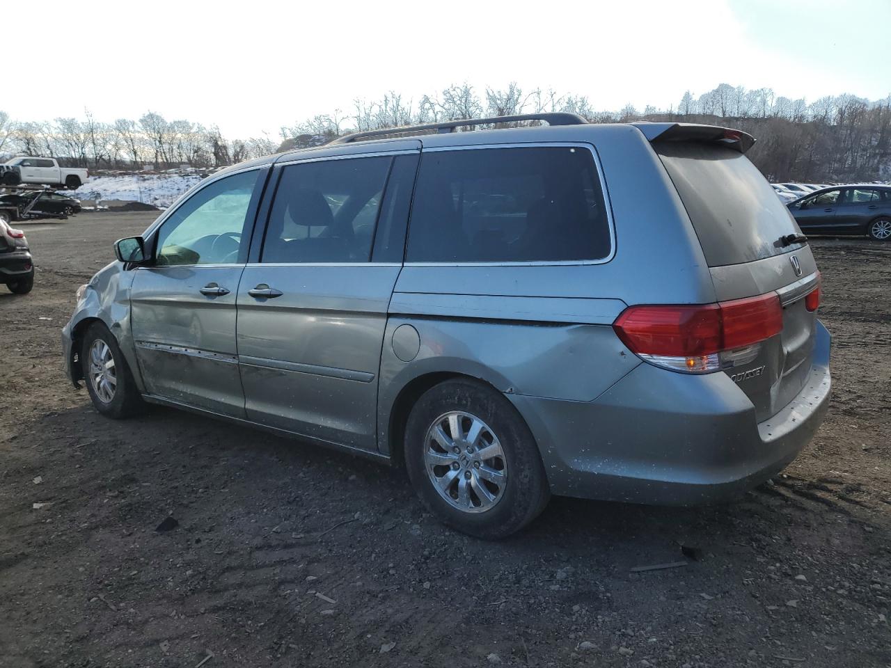2010 Honda Odyssey - Image 2