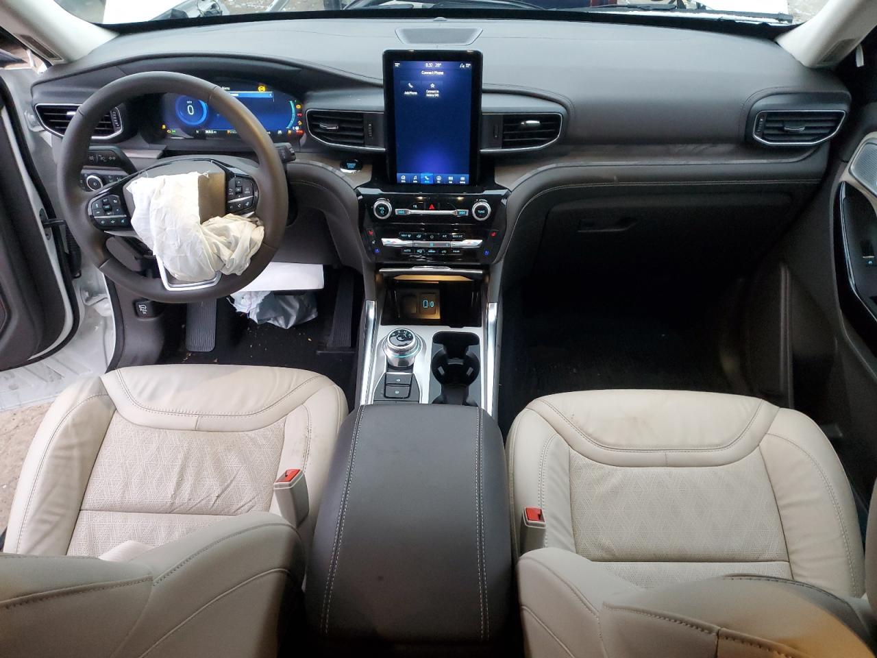 2023 Ford Explorer - Image 8