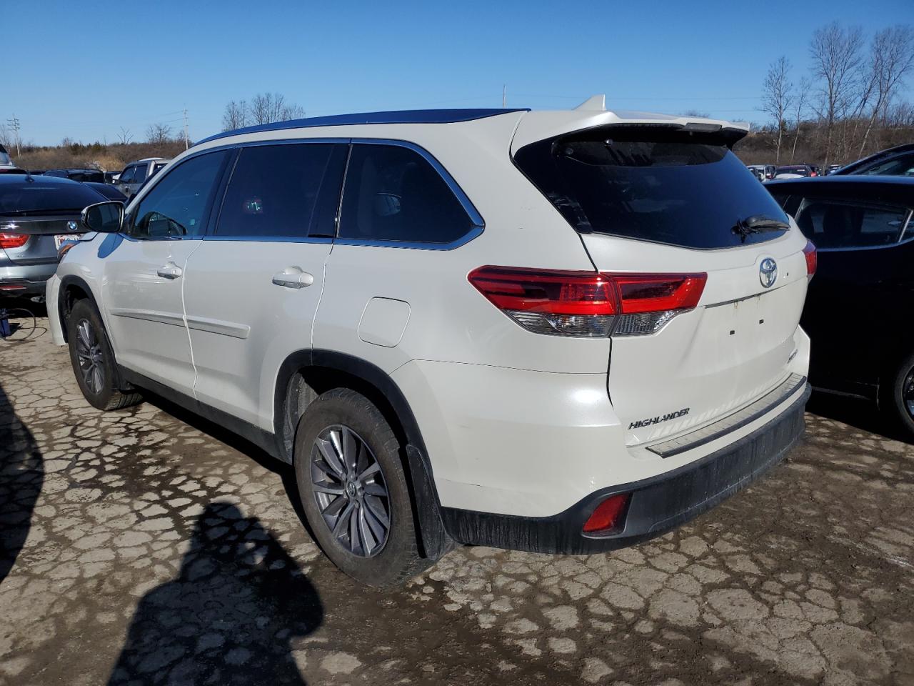 2019 Toyota Highlander - Image 2