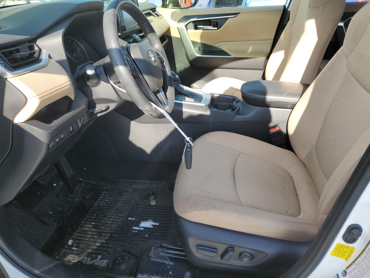 2020 Toyota RAV 4 - Image 7