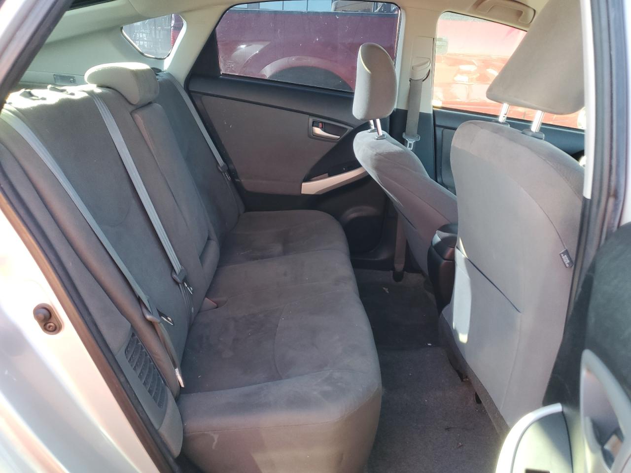 2015 Toyota Prius - Image 10