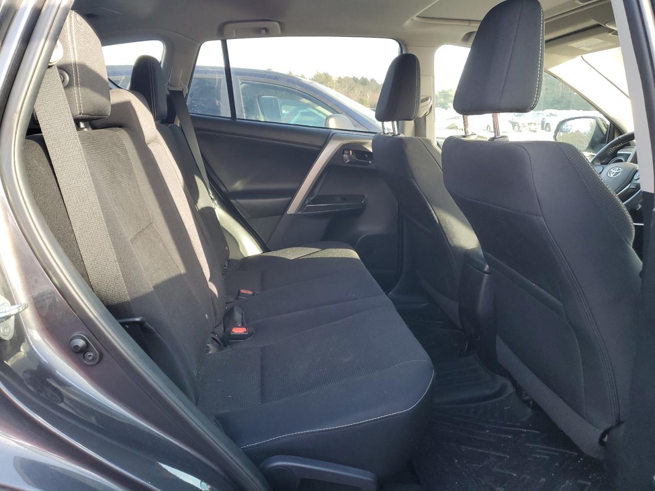 2018 Toyota RAV 4 - Image 11