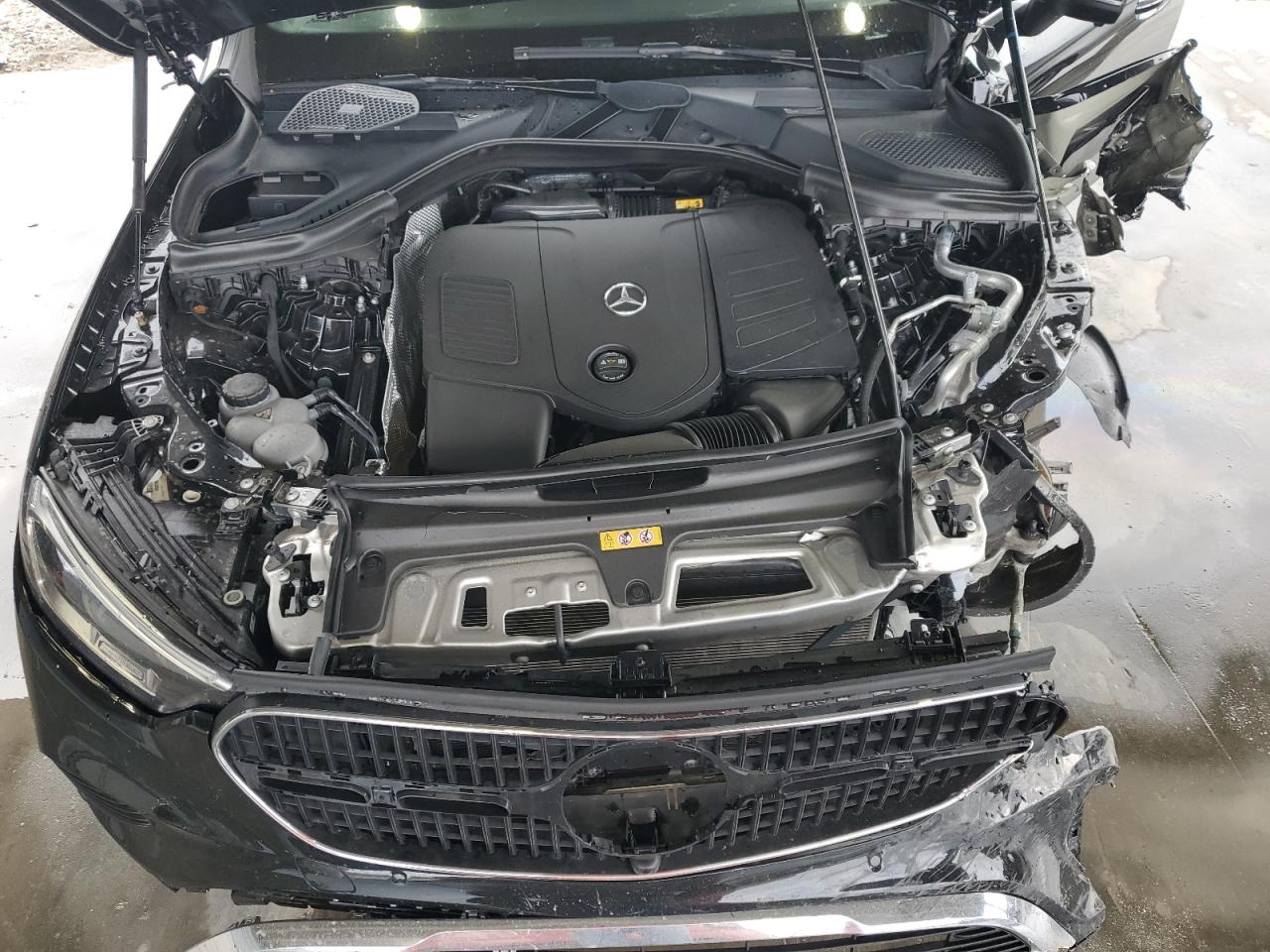 2024 Mercedes-Benz GLC - Image 12