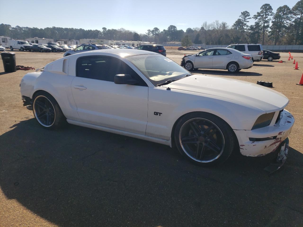 2008 Ford Mustang - Image 4