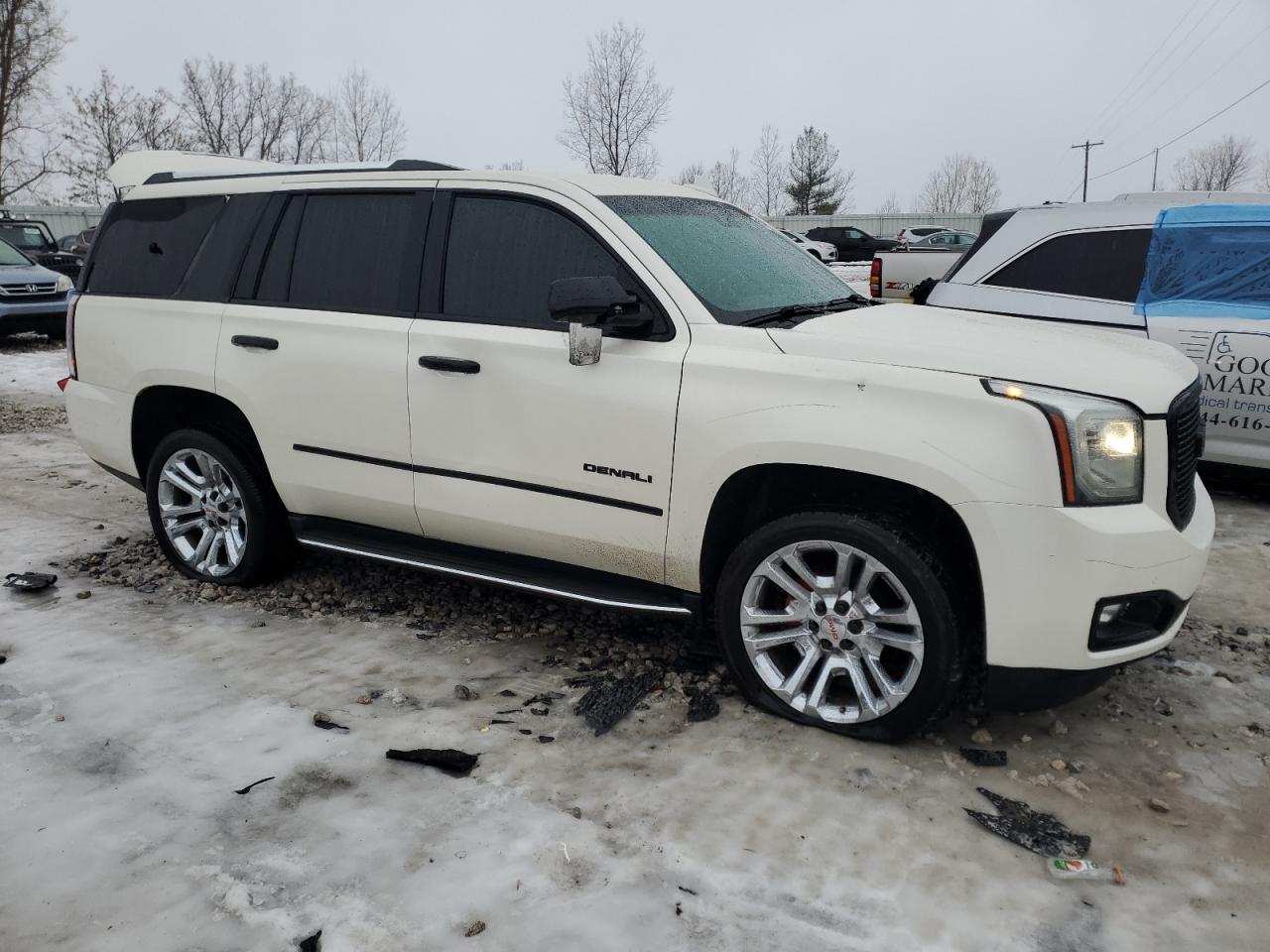 2015 GMC Yukon - Image 4