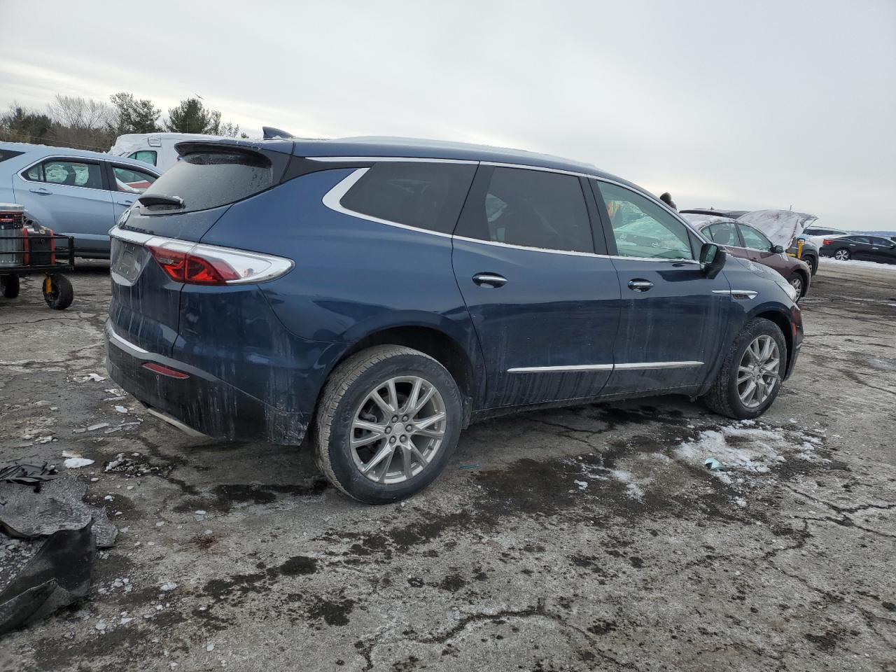 2022 Buick Enclave - Image 3