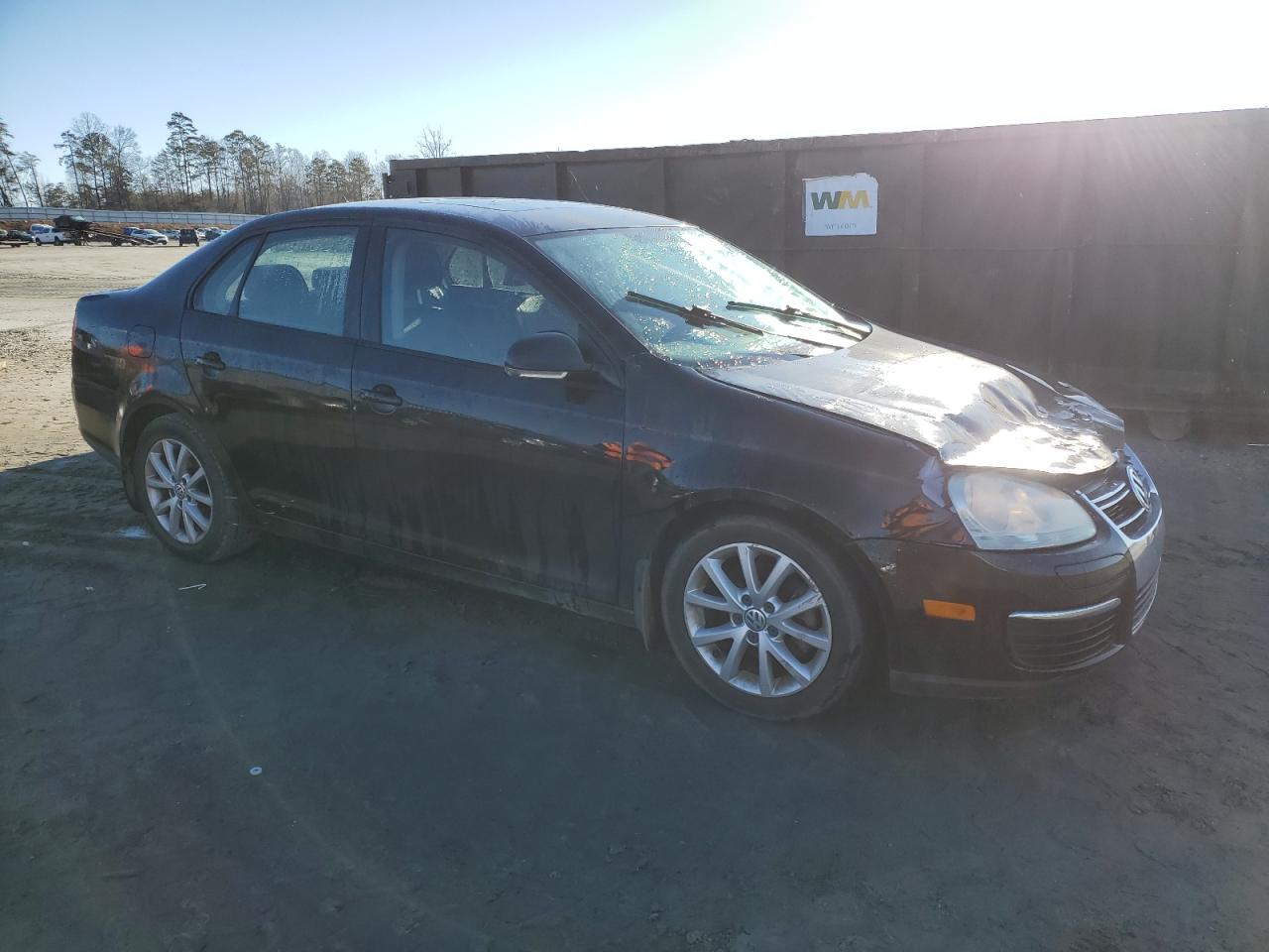2010 Volkswagen Jetta - Image 4