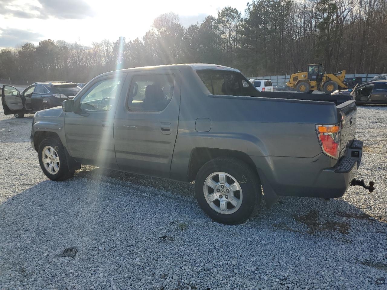 2008 Honda Ridgeline - Image 2