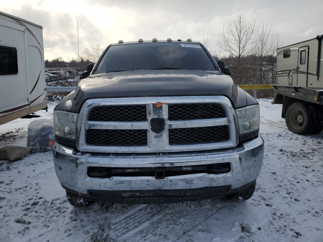 2016 RAM 3500 - Image 5