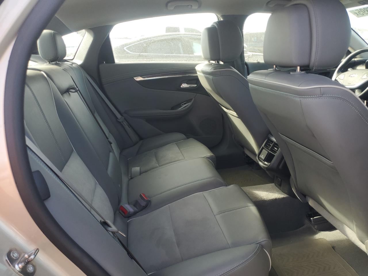 2014 Chevrolet Impala - Image 10