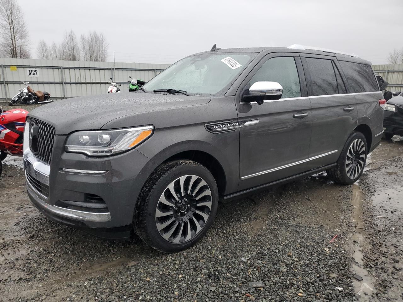 2022 Lincoln Navigator - Image 1