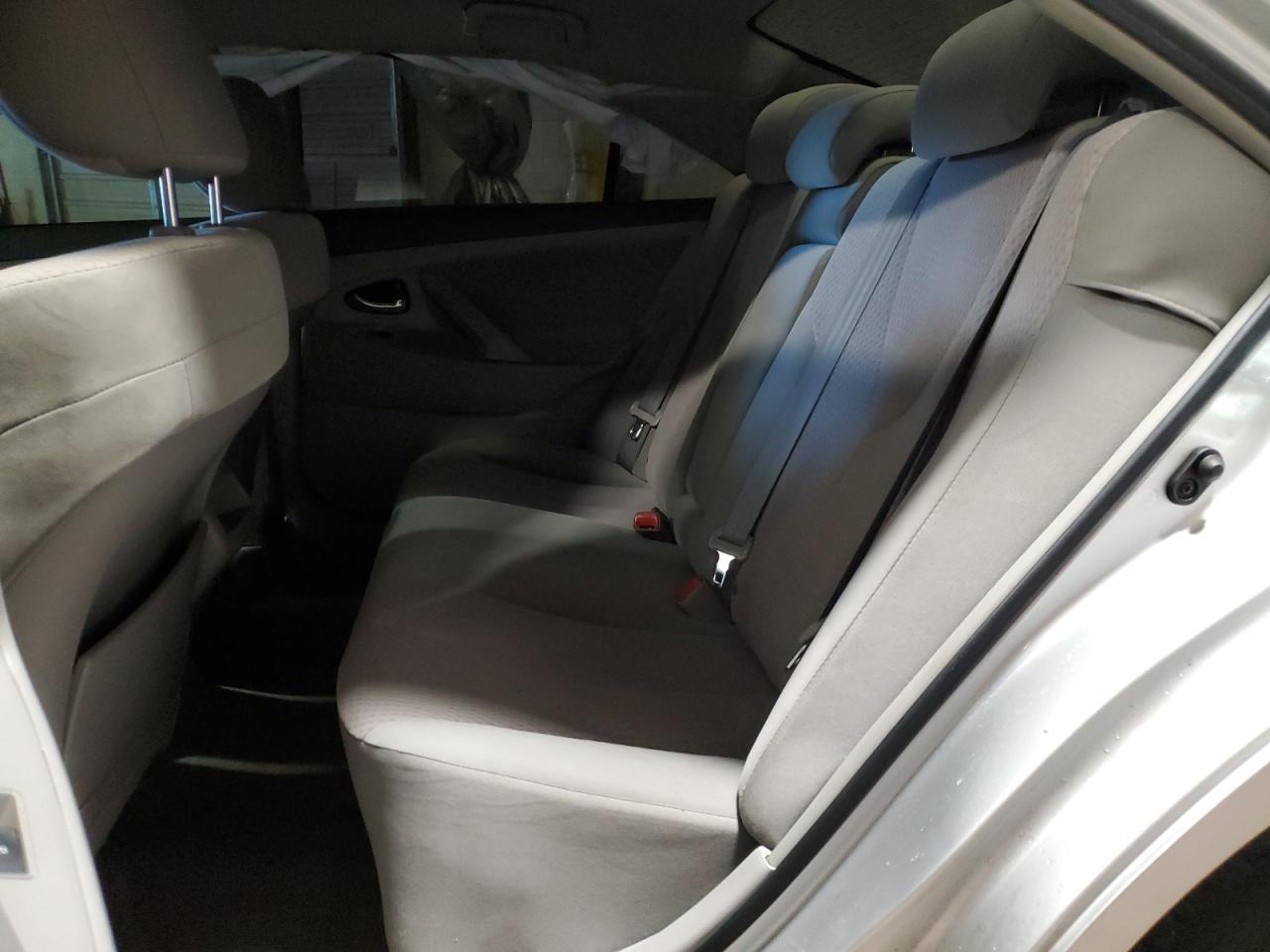 2011 Toyota Camry - Image 10