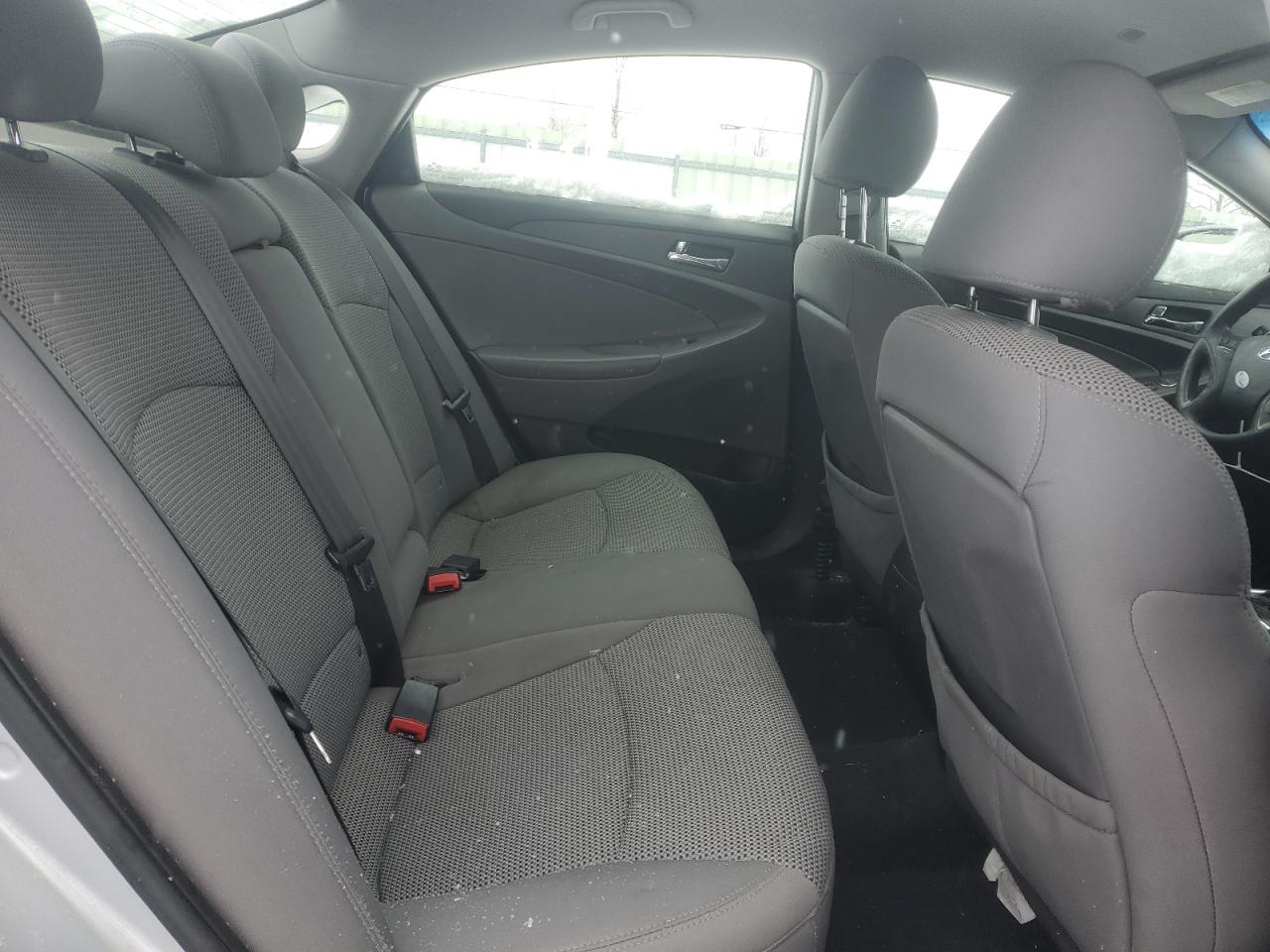 2011 Hyundai Sonata - Image 10
