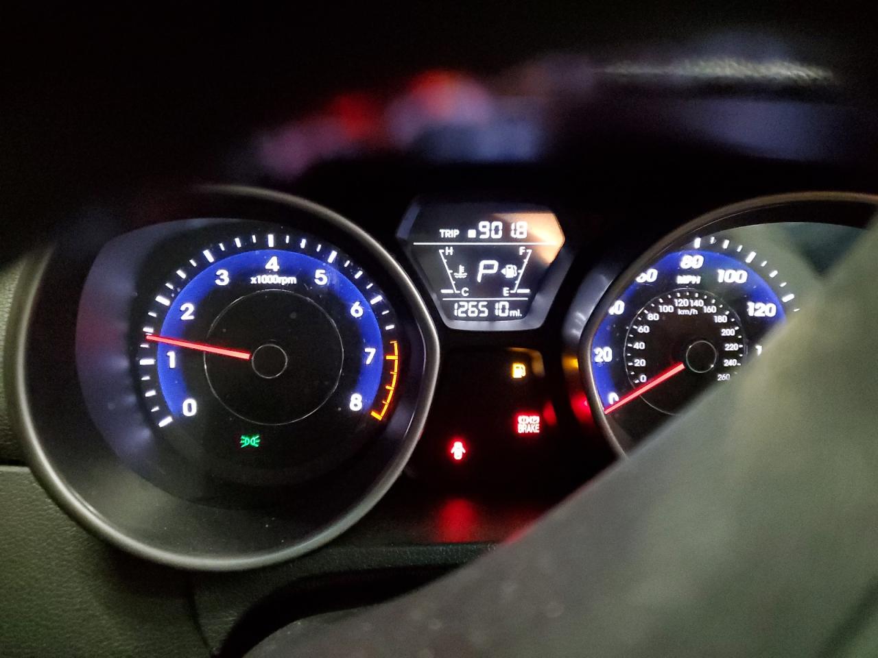 2016 Hyundai Elantra - Image 9