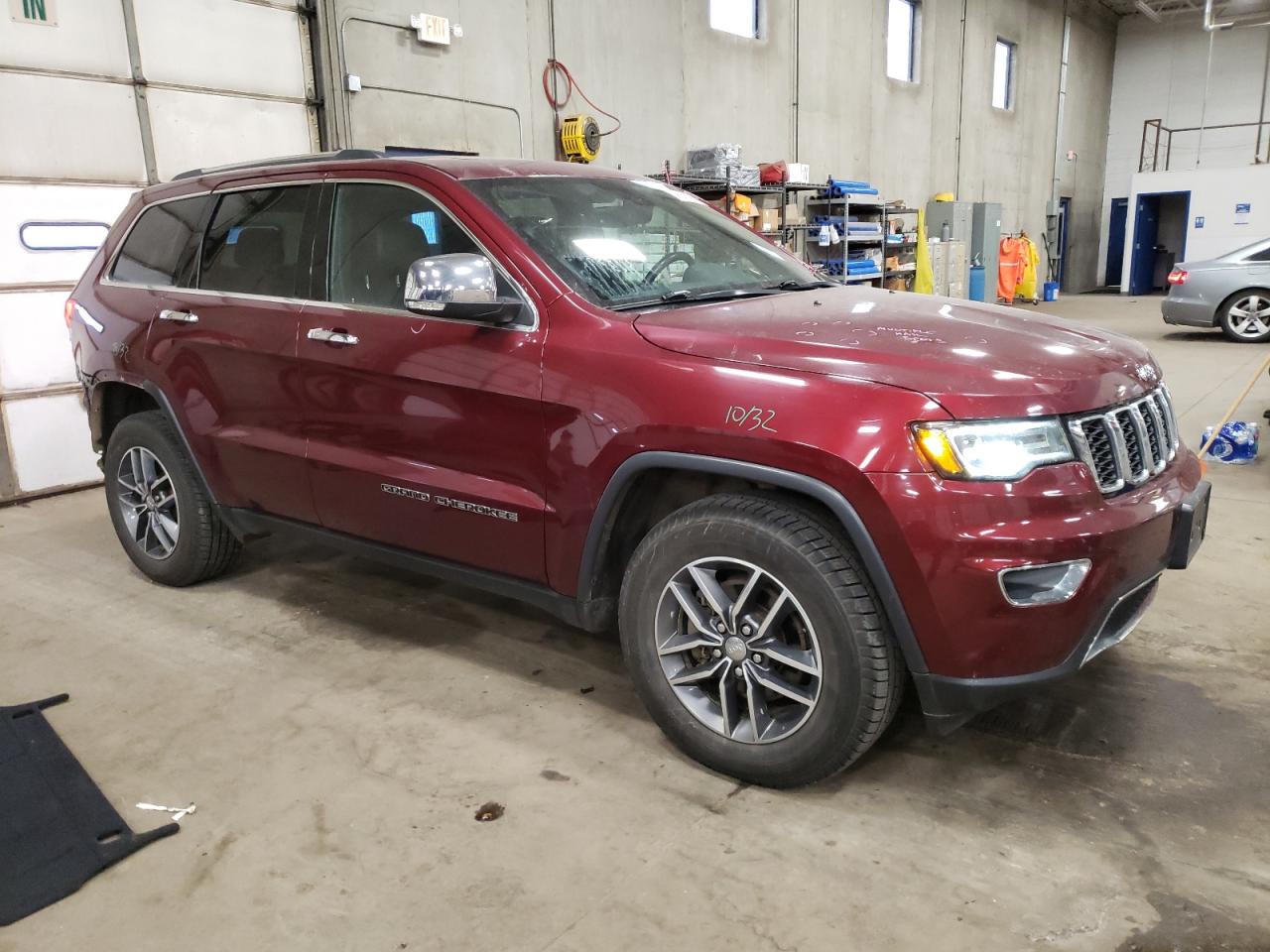 2017 Jeep Grand Cherokee - Image 4