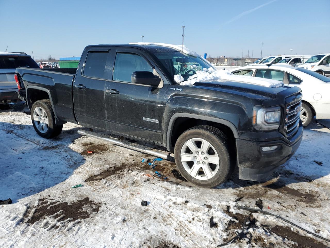 2017 GMC Sierra - Image 4