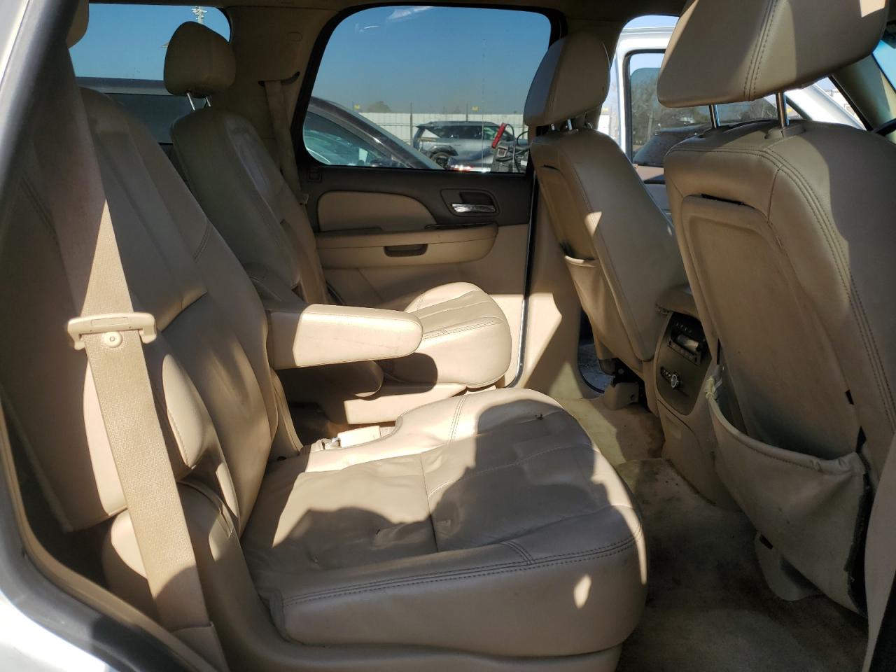 2008 GMC Yukon - Image 11