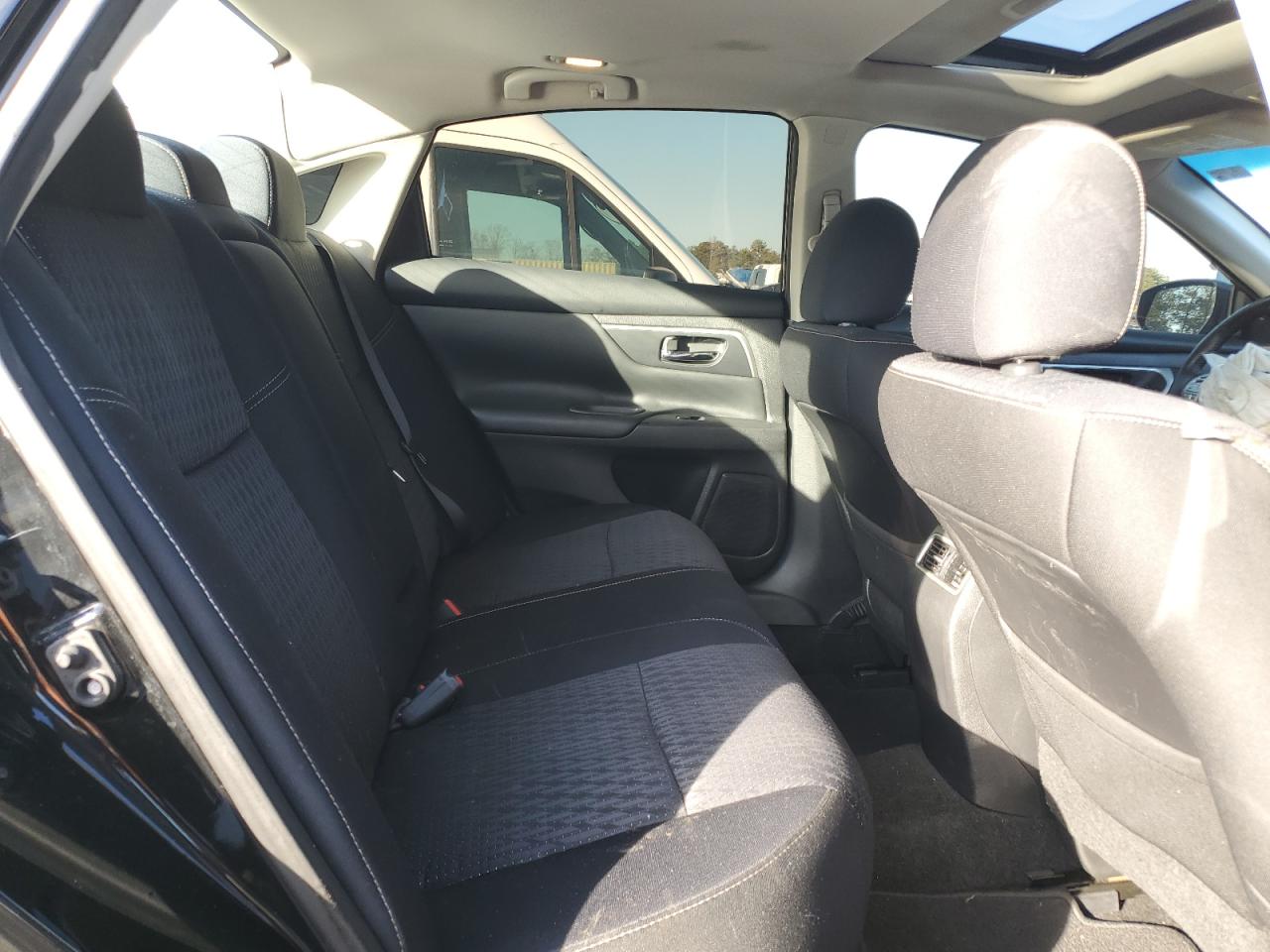 2016 Nissan Altima - Image 10