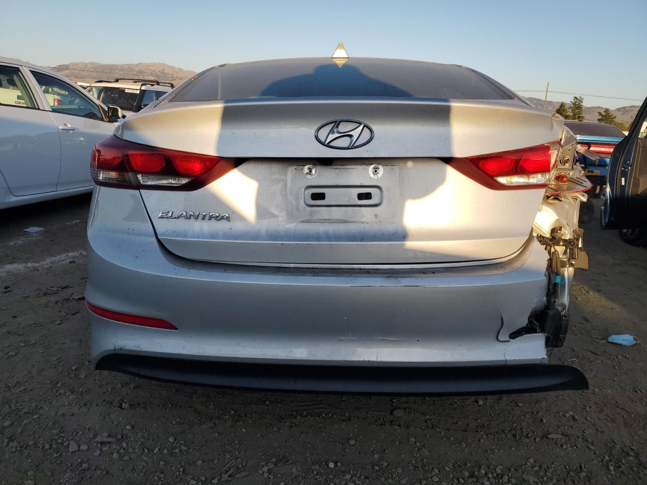 2018 Hyundai Elantra - Image 6
