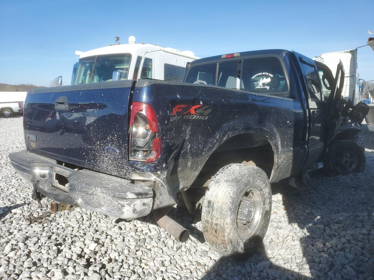 2004 Ford F350 - Image 3