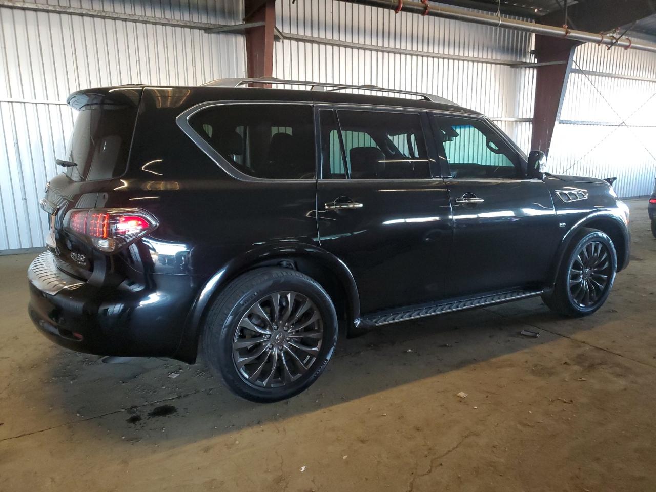 2015 Infiniti QX80 - Image 3