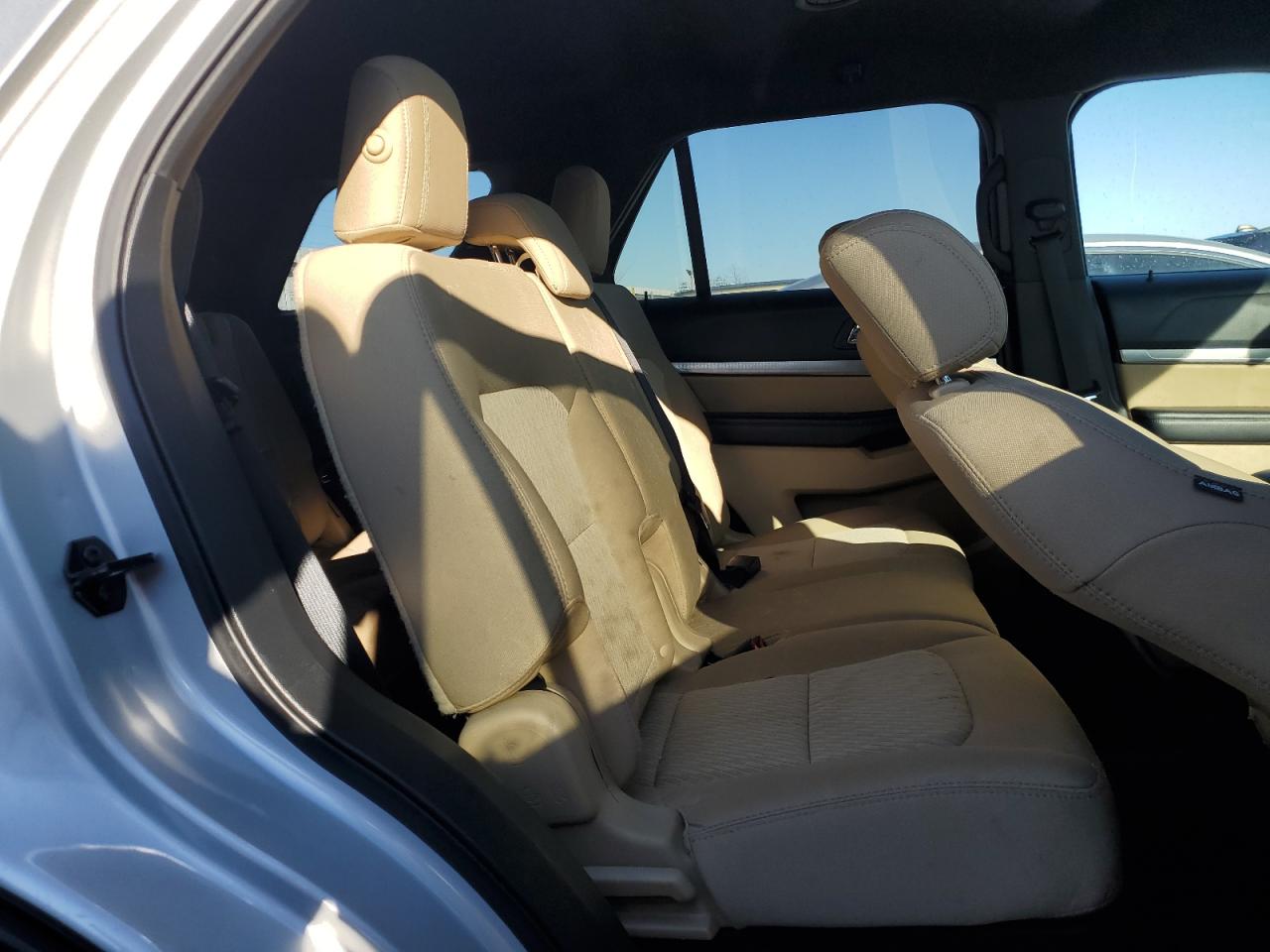 2017 Ford Explorer - Image 11