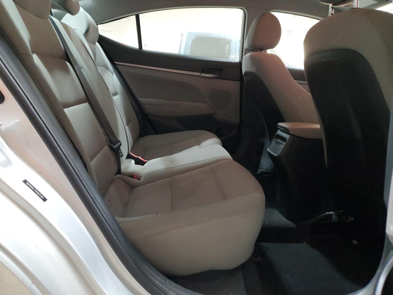 2017 Hyundai Elantra - Image 10