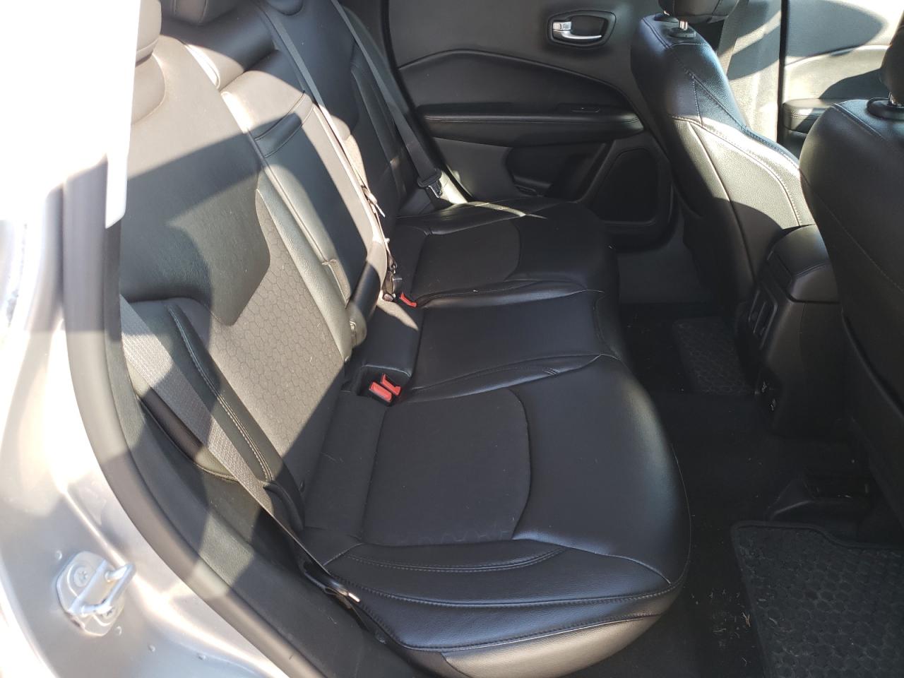 2018 Jeep Compass - Image 10
