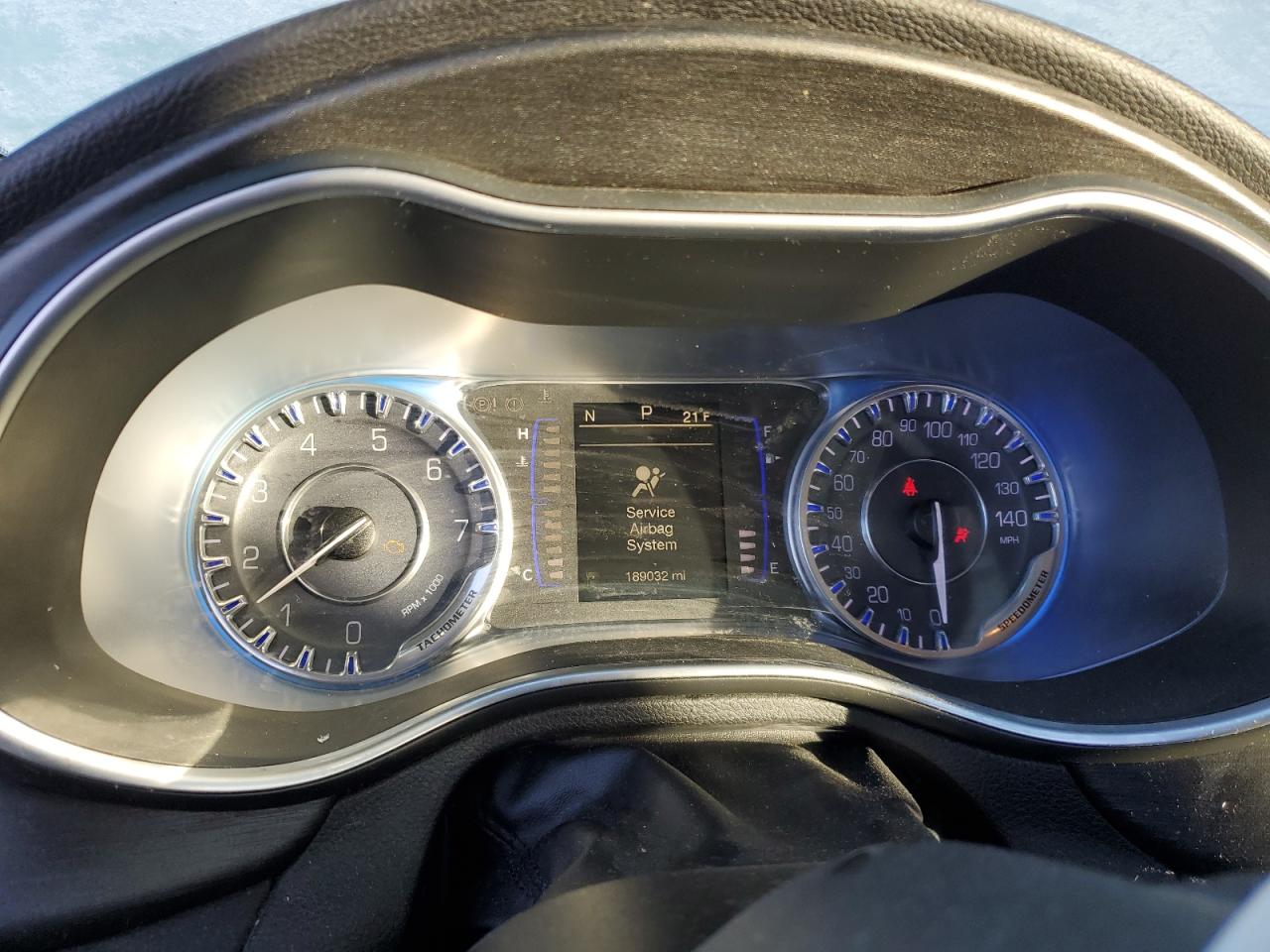2016 Chrysler 200 - Image 9