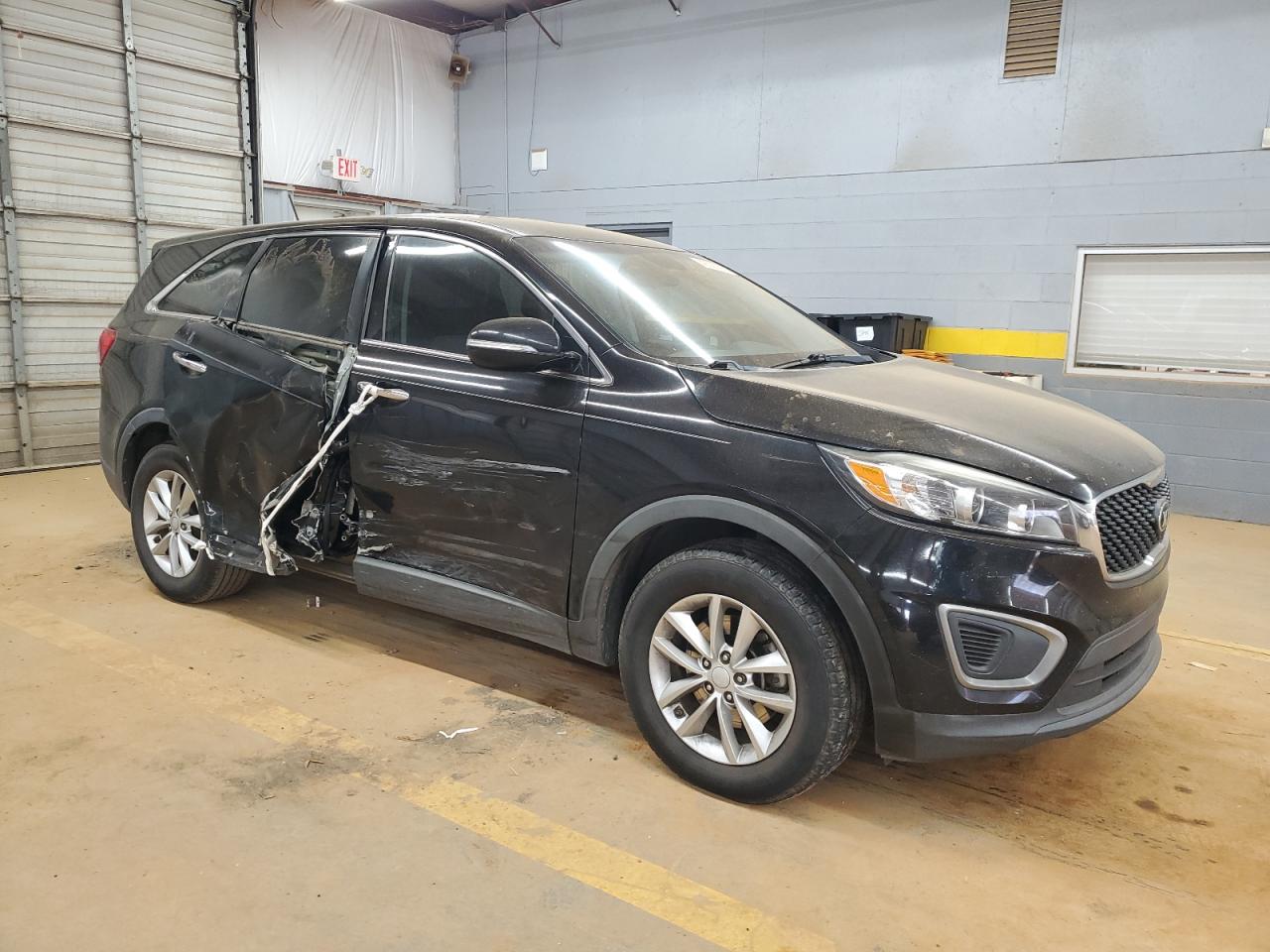 2016 Kia Sorento - Image 4