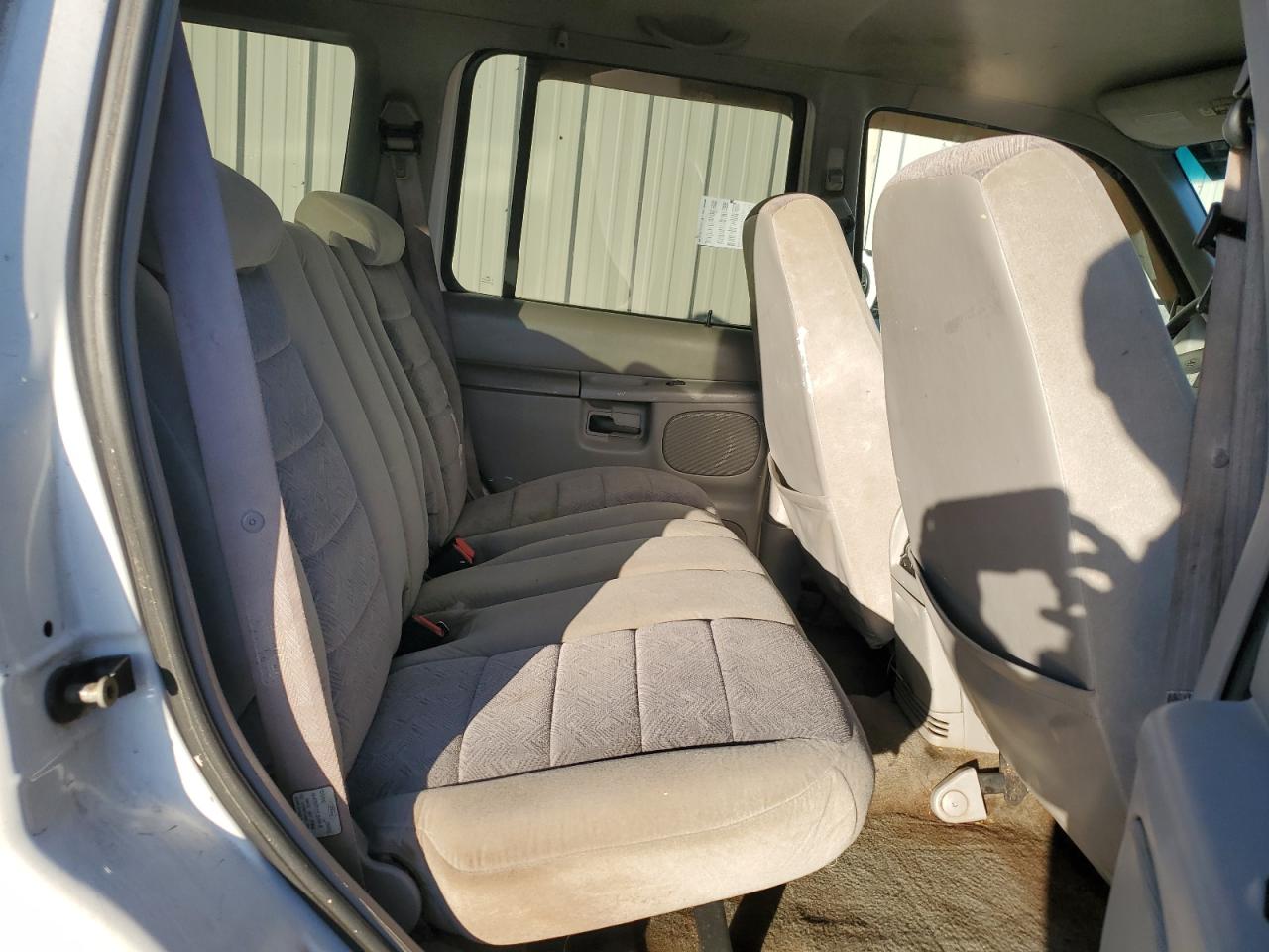 1999 Ford Explorer - Image 11