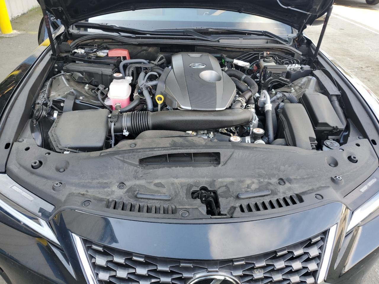 2023 Lexus IS - Image 11