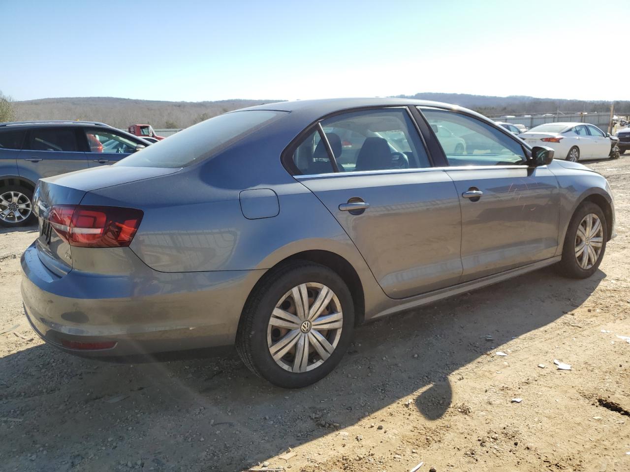 2017 Volkswagen Jetta - Image 3