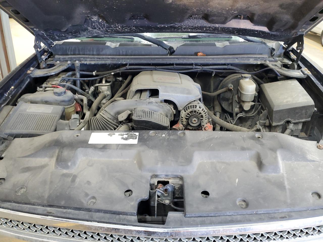2010 Chevrolet Silverado - Image 11