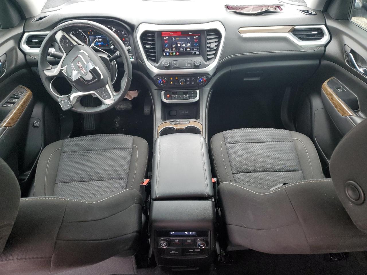 2022 GMC Acadia - Image 8