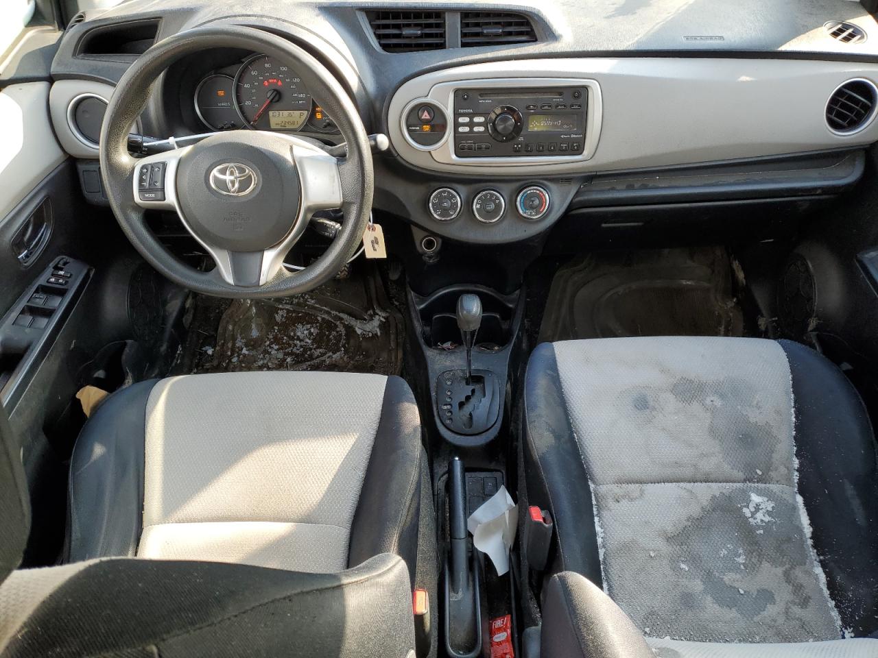 2012 Toyota Yaris - Image 8