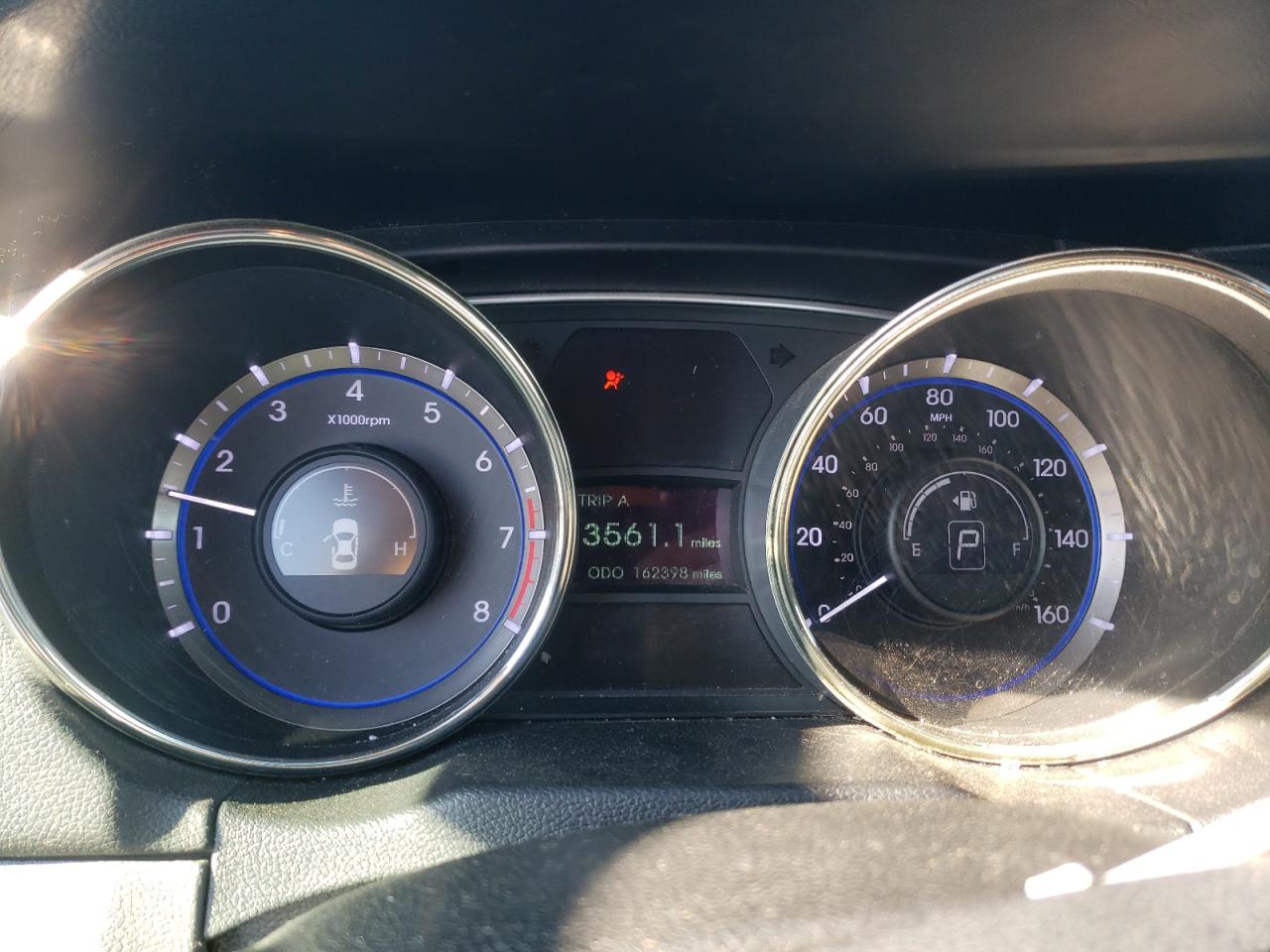 2011 Hyundai Sonata - Image 9