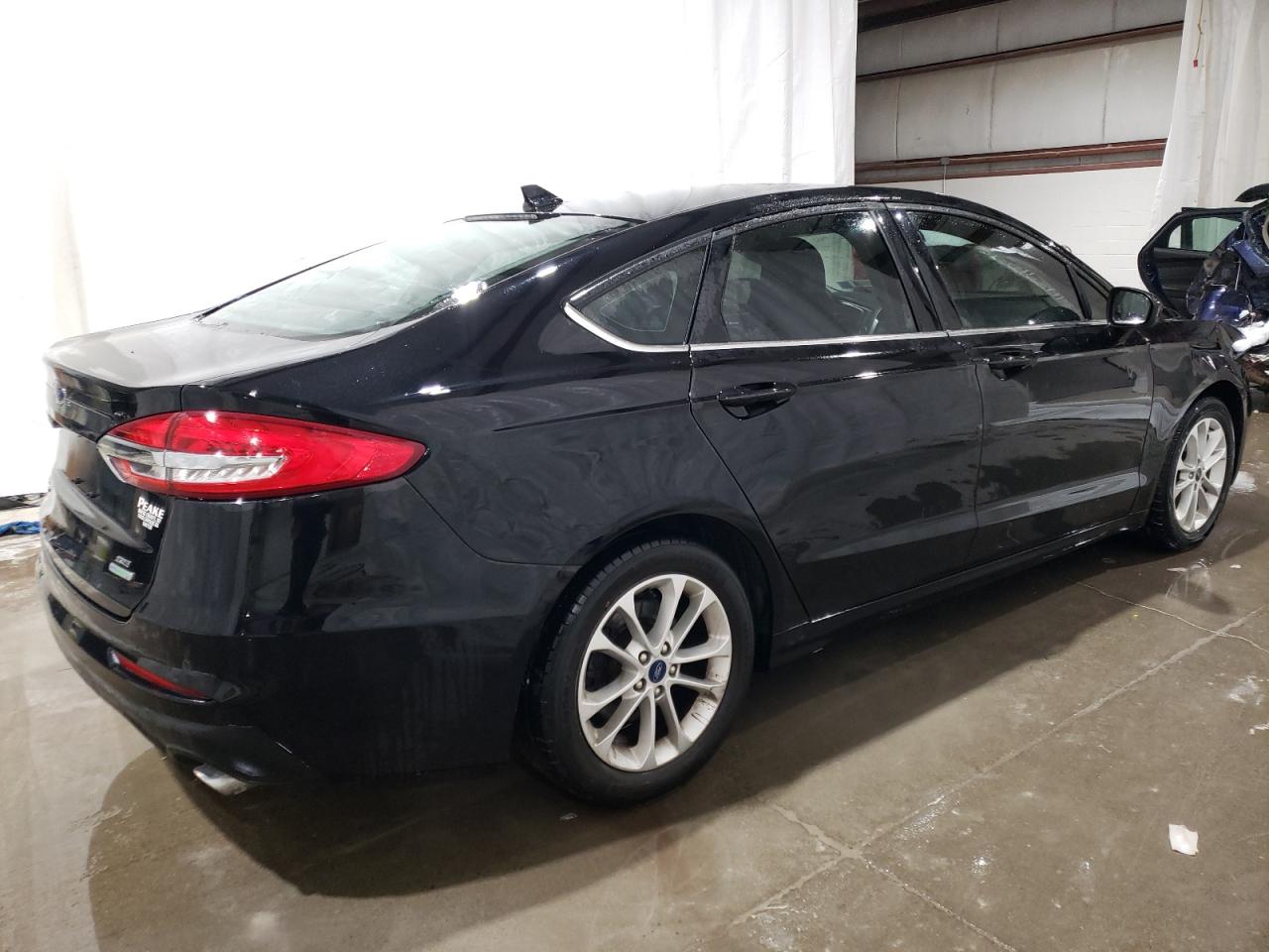2019 Ford Fusion - Image 3